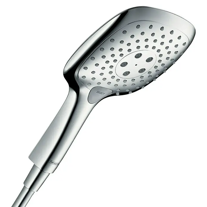 Hansgrohe Raindance Select E Handbrause 150 EcoSmart - Durchmesser: 15 cm, Chrom - Nahaufnahme eines verchromten Hansgrohe Duschkopfs mit verschiedenen Strahlarten und Select-Taste vor schwarzem Hintergrund.