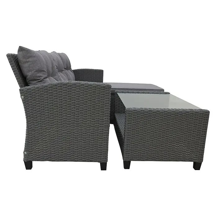 Conjunto de muebles Mora - 3 pzs., Ratán sintético, Gris - Elegante conjunto de muebles de jardín de ratán gris con cómodos cojines y una elegante mesa de centro de cristal para relajarse al aire libre.