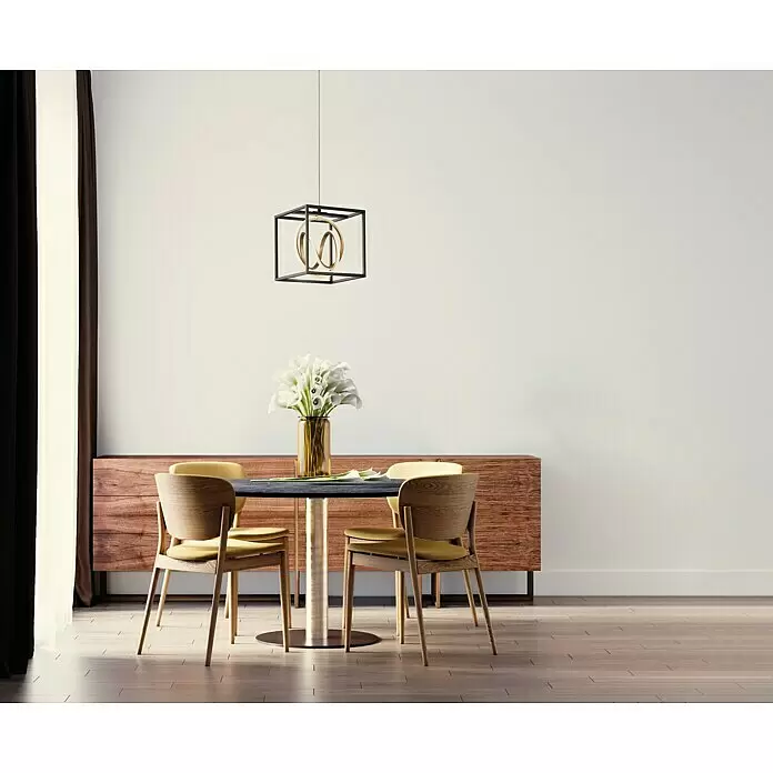 Fischer & Honsel LED-Pendelleuchte - 15 W, L x B x H: 61 x 35 x 4 cm, Mehrfarbig - Modernes Esszimmer mit rundem schwarzem Tisch, goldenem Sockel, vier Holzstühlen mit gelben Polstern, einem Sideboard und einer geometrischen Pendelleuchte.