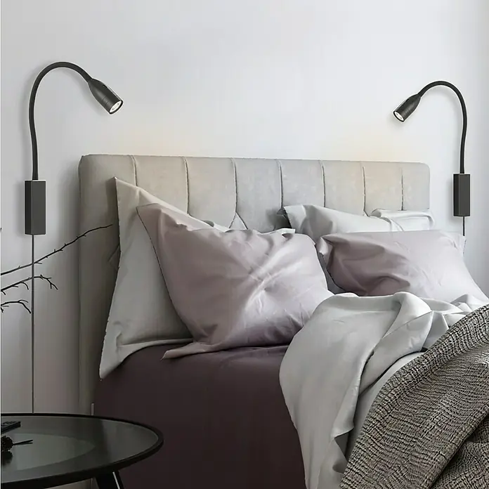 Fischer & Honsel LED-Wandstrahler Sten - 5 W, L x B x H: 40 x 35 x 11 cm, schwarz matt, Warmweiß - Wandmontierte LED-Leselampe mit flexiblem Schwanenhals für Schlafzimmer, mit minimalistischem Design und verstellbarem Licht für optimale Beleuchtung.