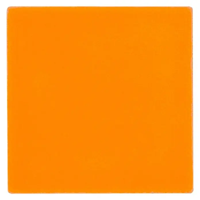 Esmalte de color Botz - Naranja, 200 ml - Primer plano de una baldosa de mosaico cuadrada de color naranja brillante, ideal para proyectos de arte y decoración.