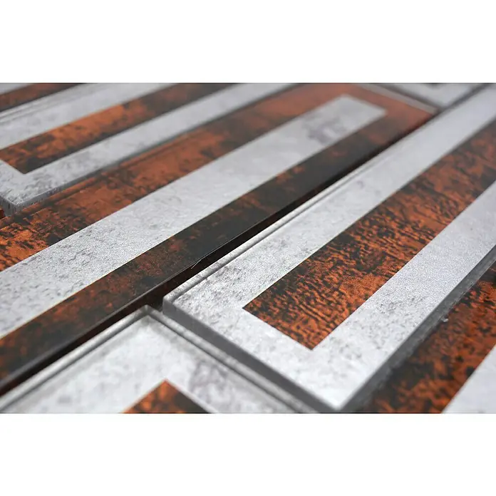 Mosaikfliese Rechteck Crystal XBH 2SW1 - 30 x 30 cm, Braun, Glänzend - Nahaufnahme eines Musters aus strukturierten Ziegeln in Silber- und Rostfarben, die ein interessantes Design für Innenräume bieten.
