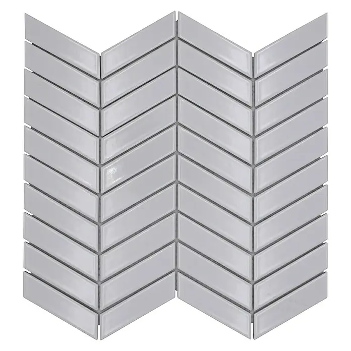 Mosaikfliese Chevron Uni CHEV 31 - 30,3 x 28,9 cm, weiß, Glänzend - Weißes Fischgrätenmuster Mosaikfliese. Die glänzenden, länglichen Fliesen sind in einem eleganten V-Muster angeordnet, ideal für moderne Interieurs.