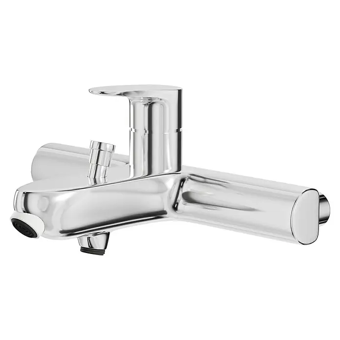 Hansgrohe Focus Badewannenarmatur - Ausladung Armatur: 162 mm, Chrom, Glänzend - Bild einer glänzenden, modernen Badewannenarmatur aus Chrom. Die Armatur zeichnet sich durch ein minimalistisches Design und klare Linien aus.