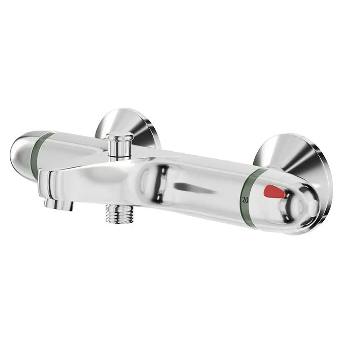 Camargue Calios Wannenthermostat - Chrom - Nahaufnahme eines glänzenden, verchromten Duschmischers mit Temperaturanzeige und zentralem Bedienknopf auf schwarzem Hintergrund.