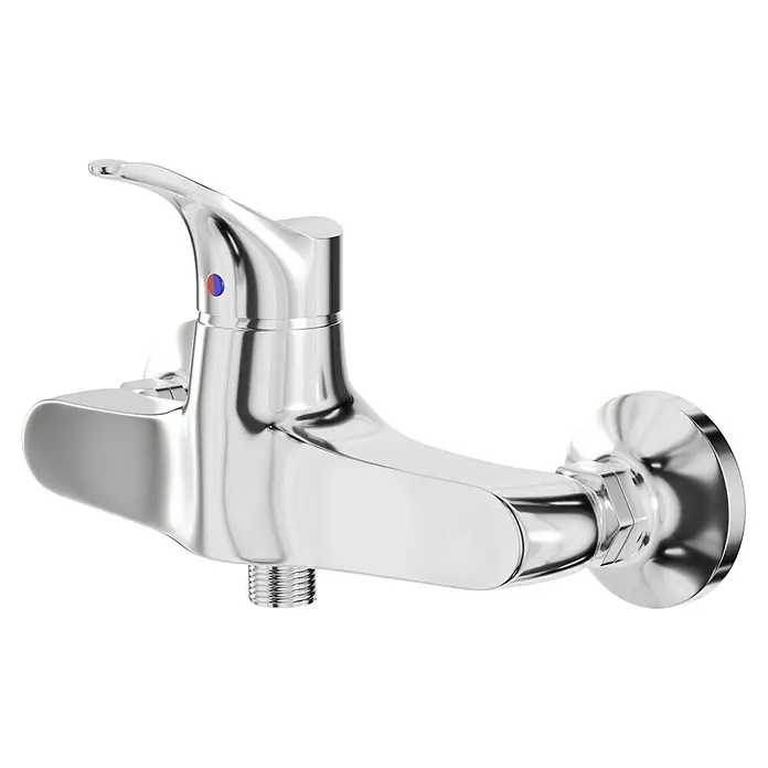 Camargue Egeo II Brausearmatur - Chrom, Glänzend - Nahaufnahme einer glänzenden Chrom-Duscharmatur mit Einhebelmischer und runder Rosette für die Wandmontage.