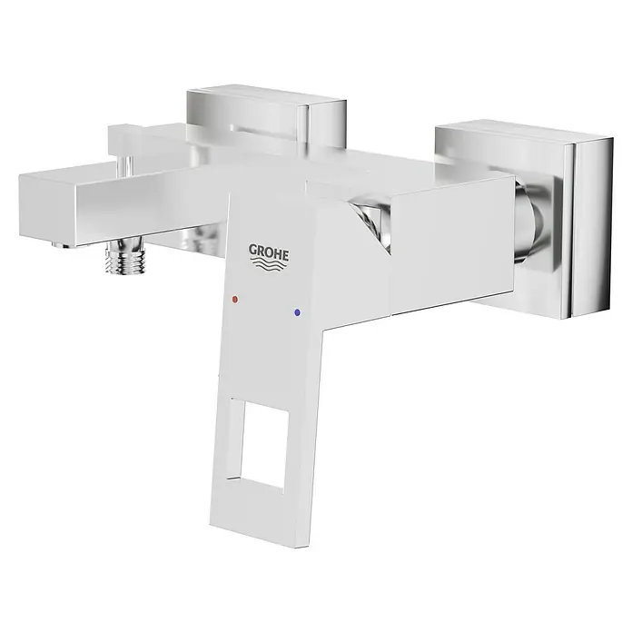 Grohe Eurocube Badewannenarmatur - Ausladung Armatur: 181 mm, Chrom, Glänzend - Nahaufnahme einer modernen Grohe Waschtischarmatur in Chrom mit minimalistischem Design und rechteckigen Formen für ein stilvolles Badezimmer.