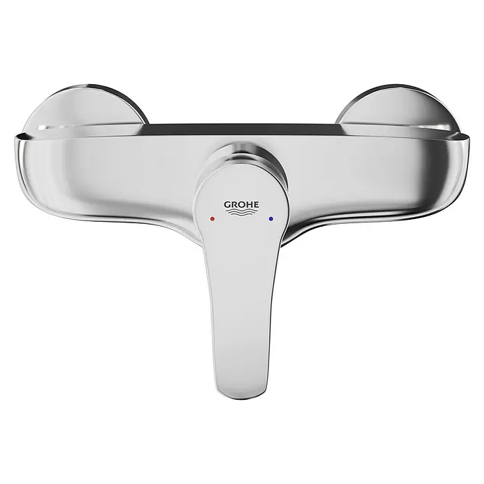 Grohe Eurostyle Cosmopolitan Brausearmatur - Chrom, Glänzend - Nahaufnahme einer verchromten Grohe Armatur, die modernes Design und Funktionalität vereint. Ideal für stilvolle Badezimmer.