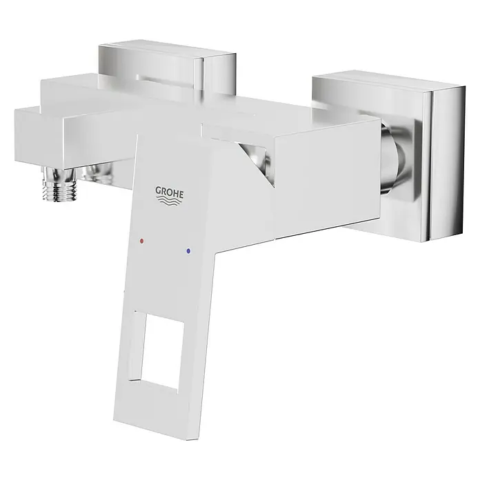 Grohe Eurocube Brausearmatur - Chrom, Glänzend - Nahaufnahme einer glänzenden, weißen Grohe Armatur mit minimalistischem Design und klaren Linien für moderne Badezimmer.