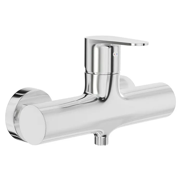 Camargue Elba Brausearmatur - Chrom, Glänzend - Nahaufnahme einer glänzenden Chrom-Waschtischarmatur mit Hebel und Temperaturanzeigen.