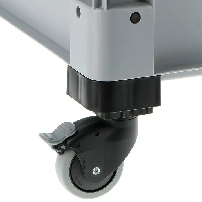 Surplus Systems Rollen-Set - Passend für: Surplus Systems Euronormboxen, Stecken, 2 Stk., Mit Feststellbremse - Detailaufnahme eines grauen Rollwagens mit einer feststellbaren Rolle, ideal für den Transport von Lasten.