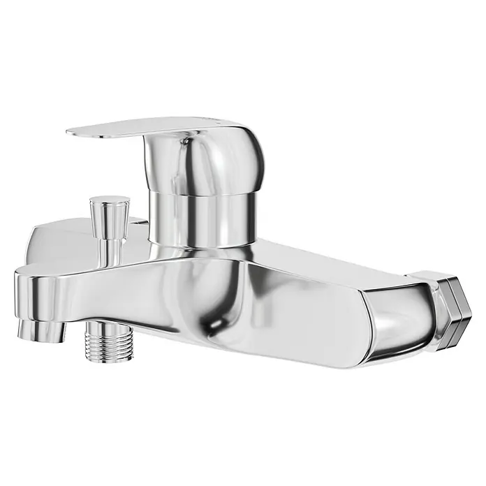 Grohe Euroeco Badewannenarmatur - Chrom, Glänzend - Nahaufnahme einer glänzenden, modernen Chrom-Badewannenarmatur mit Einhebelmischer und separatem Umsteller für Brausefunktion.