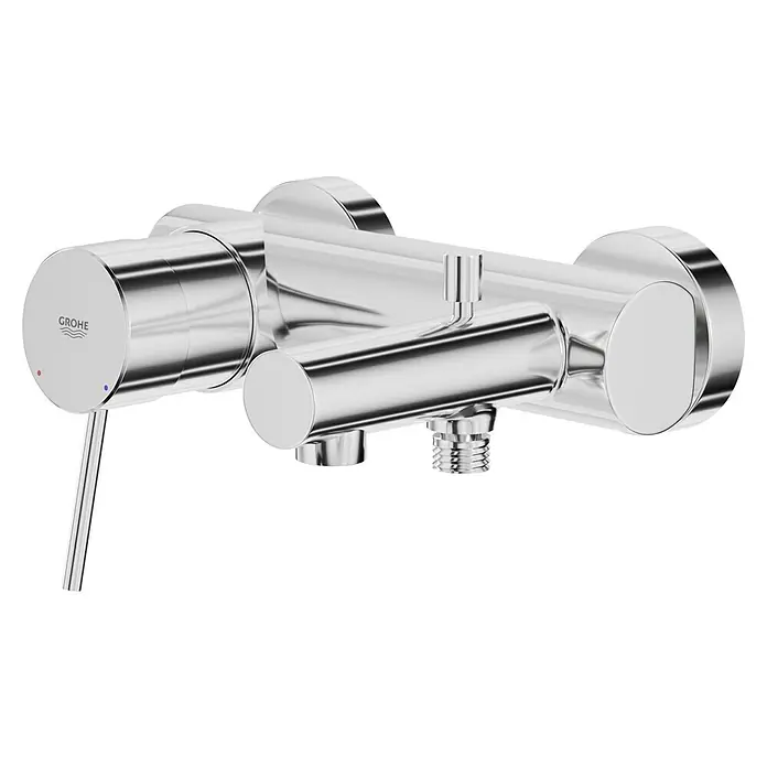 Grohe Concetto Badewannenarmatur - Ausladung Armatur: 156 mm, Chrom, Glänzend - Abgebildet ist eine glänzende Grohe Duscharmatur mit Hebel, die durch ihr modernes Design und ihre hochwertige Verarbeitung besticht.