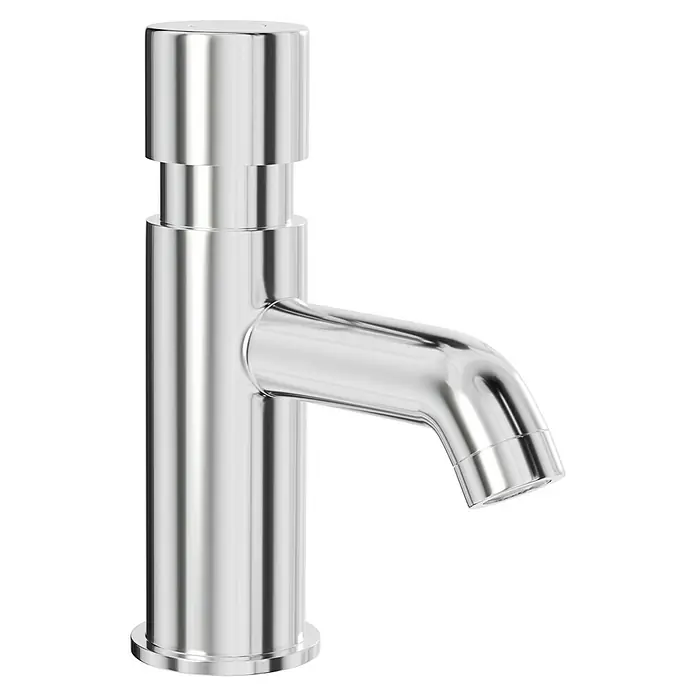 Camargue Kaltwasser-Standventil Eco Stop - Chrom, Glänzend - Glänzender Chrom-Wasserhahn mit zylindrischem Design und gebogenem Auslauf vor schwarzem Hintergrund.