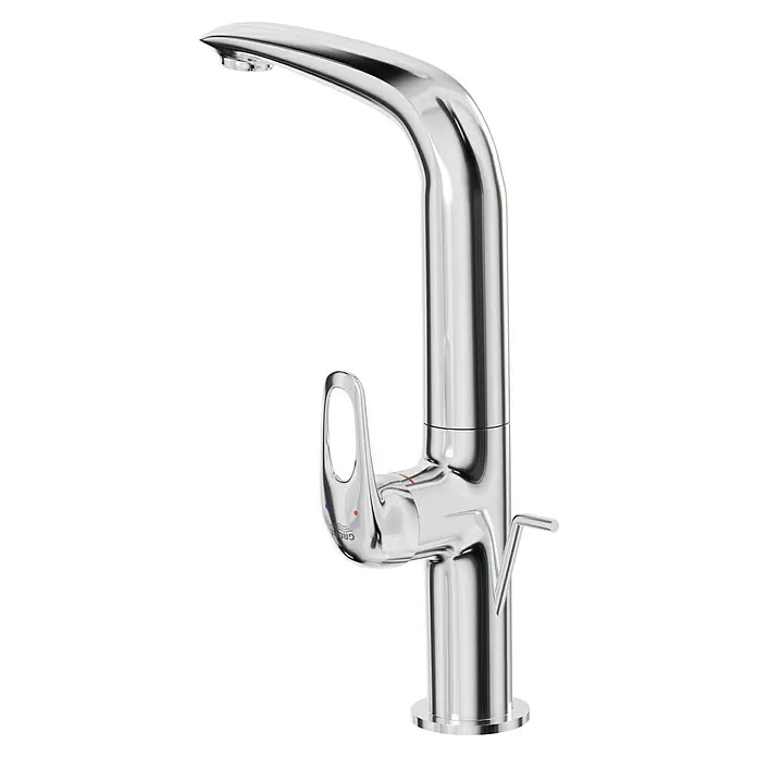 Grohe Eurostyle Waschtischarmatur L-Size - Chrom, Glänzend - Nahaufnahme eines glänzenden Chrom-Wasserhahns mit einem schlanken, modernen Design vor einem schwarzen Hintergrund.