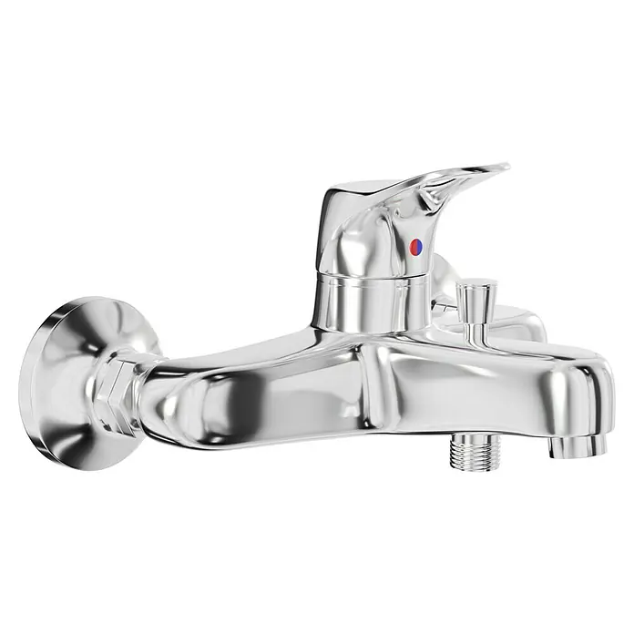 Mixomat Batoni Badewannenarmatur - Chrom, Glänzend - Nahaufnahme eines glänzenden, verchromten Wasserhahns mit Temperaturregler.