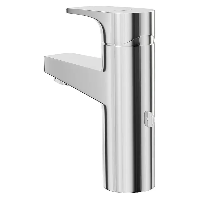 Grohe Waschtischarmatur BauFlow - Chrom, Glänzend - Nahaufnahme eines glänzenden, modernen Wasserhahns mit klaren Linien und Chromoberfläche vor schwarzem Hintergrund.
