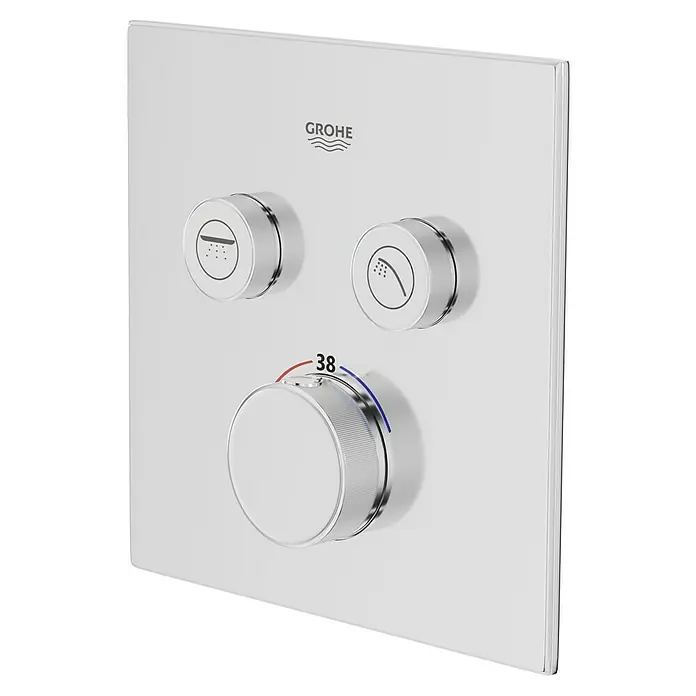 Grohe Grohtherm SmartControl UP-Thermostatarmatur - Anzahl Absperrventile: 2 Stk., Eckig, Chrom, Glänzend - Nahaufnahme eines GROHE Duscharmatur-Sets mit drei Knöpfen auf einer quadratischen, glänzenden Platte.