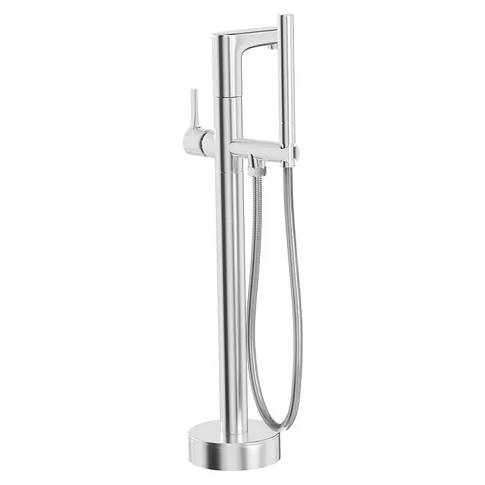 Camargue Wannenstandarmatur Madrid - Höhe: 100,2 cm, Chrom, Glänzend - Diese Aufnahme zeigt eine moderne, verchromte freistehende Badewannenarmatur mit Handbrause und einem minimalistischen Design.