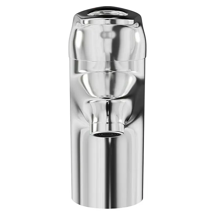 Grohe Eurostyle Waschtischarmatur S-Size - Chrom, Glänzend, Mit Zugstange - Nahaufnahme einer glänzenden, silbernen Armatur mit reflektierenden Oberflächen und einer zylindrischen Basis auf einem schwarzen Hintergrund.