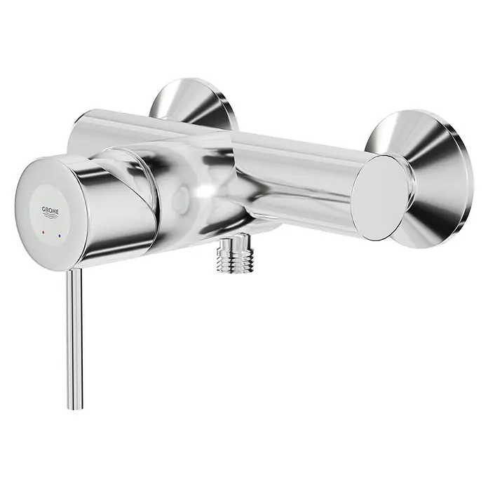 Grohe Start Classic Brausearmatur - Chrom, Glänzend - Nahaufnahme einer glänzenden Grohe Armatur. Das Design ist modern und minimalistisch, ideal für jedes Badezimmer.