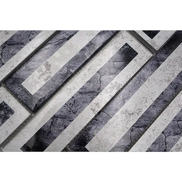 Mosaikfliese Rechteck Crystal XBH 2SW5 - 30 x 30 cm, Schwarz, Glänzend - Nahaufnahme eines Musters aus grauen, rechteckigen Mosaikfliesen mit leichtem Risseffekt, das eine elegante und moderne Optik erzeugt.