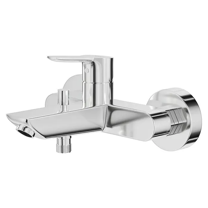 Grohe QuickFix Badewannenarmatur Start - Ausladung Armatur: 188 mm, Chrom, Glänzend - Nahaufnahme einer glänzenden, chromfarbenen Mischbatterie mit Hebel und Anschlussstück, ideal für Bad oder Küche. Stilvolles Design für moderne Räume.