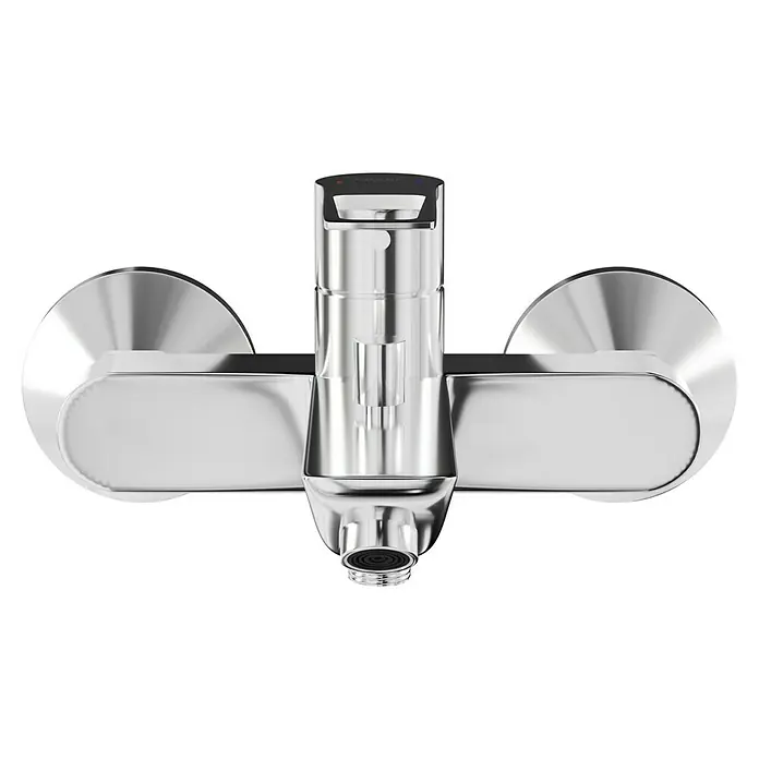 Grohe Start Loop Badewannenarmatur - Ausladung Armatur: 168 mm, Chrom, Glänzend, Durchmesser Kartusche: 35 mm - Nahaufnahme einer glänzenden, modernen Badarmatur aus Chrom mit klaren Linien und minimalistischem Design.