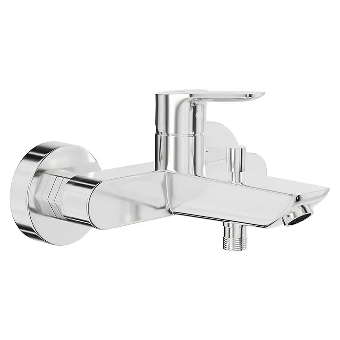 Grohe QuickFix Badewannenarmatur Start - Ausladung Armatur: 188 mm, Chrom, Glänzend - Nahaufnahme eines glänzenden Chrom-Wasserhahns mit modernem Design und klaren Linien, ideal für Badezimmer oder Küche.