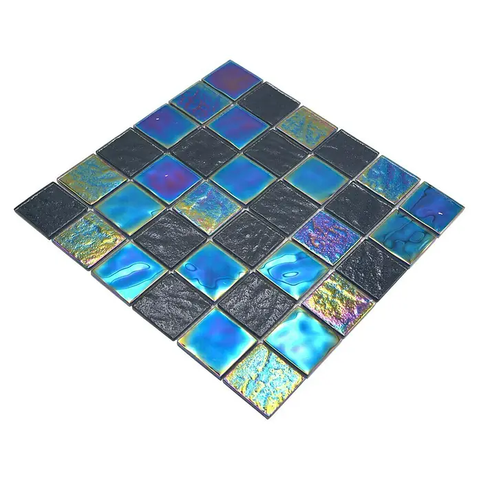 Mosaikfliese Quadrat Crystal Mix CM S365 - 29,8 x 29,8 cm, Saphirblau, Glänzend - Quadratisches Mosaikfliesenmuster mit irisierenden blauen und grauen Farbtönen, ideal für die Dekoration von Badezimmern oder Küchen.