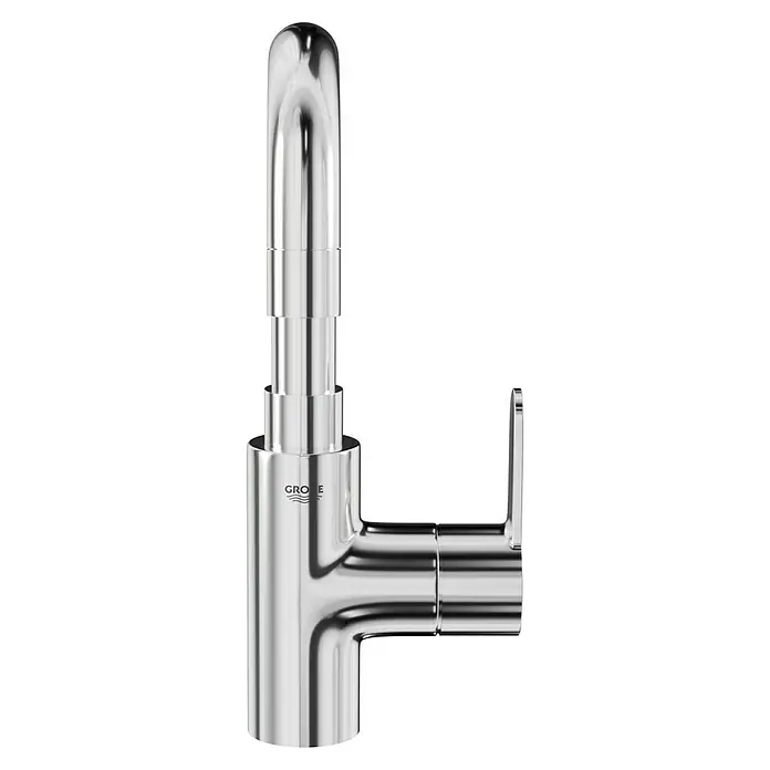 Grohe Eurostyle Cosmopolitan Waschtischarmatur L-Size - Chrom, Glänzend - Nahaufnahme einer glänzenden Grohe Armatur mit schlankem, zylindrischem Design und seitlichem Hebel, die Eleganz und moderne Funktionalität vereint.