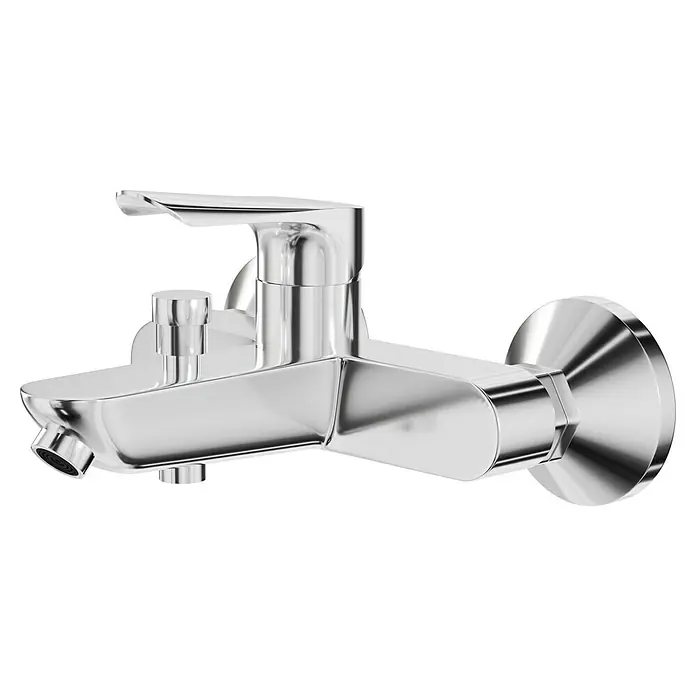 Hansgrohe Logis E Badewannenarmatur - Ausladung Armatur: 18 cm, Chrom, Glänzend - Glänzende Chrom-Wannenarmatur mit Hebelmischer und Umsteller für eine moderne Badezimmerausstattung.\n