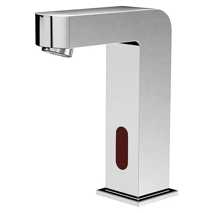 Camargue Kaltwasser-Standventil Sensor - Chrom, Glänzend - Nahaufnahme einer modernen, berührungslosen Armatur aus glänzendem Chrom mit einem Sensor für eine hygienische Nutzung.