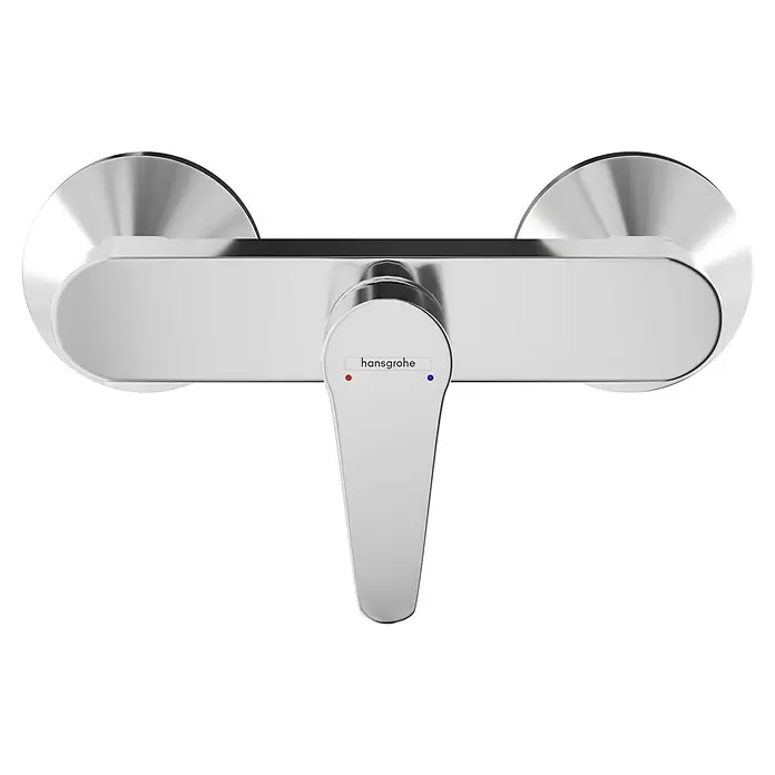 Hansgrohe Logis E Brausearmatur - Chrom, Glänzend - Nahaufnahme einer glänzenden Hansgrohe Armatur, die durch ihr modernes Design und die klaren Linien besticht. Ideal für jedes Badezimmer.