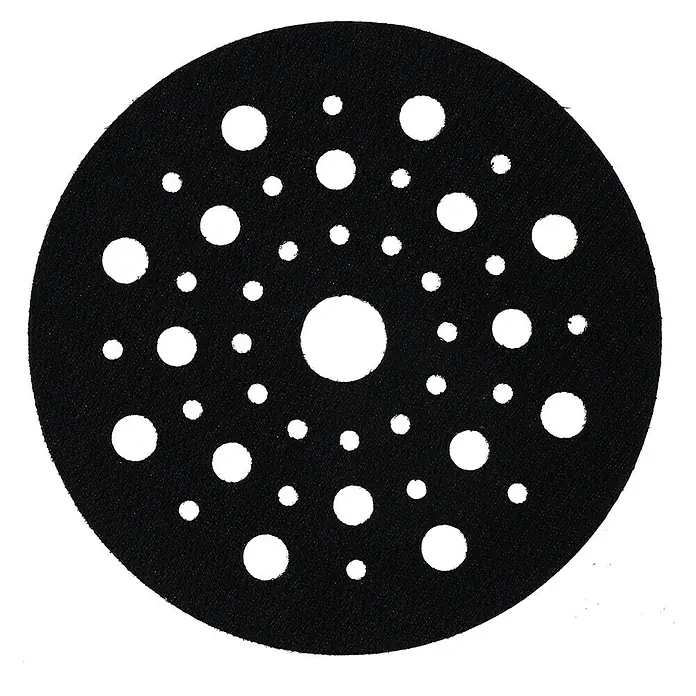 Craftomat Zwischenscheibe - Durchmesser: 125 mm, Passend für: Exzenterschleifer - Detailaufnahme eines Schleifpapiers mit Löchern für Staubabsaugung, ideal für gleichmäßiges Schleifen und saubere Arbeitsumgebung.