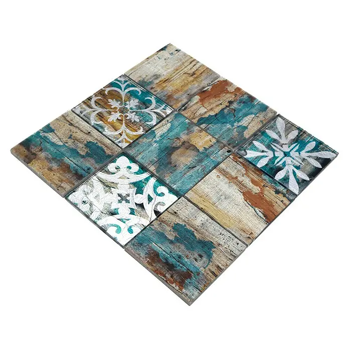 Mosaikfliese Quadrat Crystal Mix XCM WOOD 850 - 29,8 x 29,8 cm, Beige/Petrol, Matt - Bild eines Dekors aus 9 Mosaikfliesen mit floralen Mustern und Holzeffekt. Ideal für kreative Wandgestaltung.