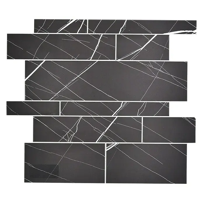 Selbstklebemosaik Rechteck SAM 4XSP 04 - 29,8 x 29,6 cm, Schwarz, Matt - Ein Mosaik aus schwarzen Marmorfliesen mit auffälliger, weißer Maserung, die ein elegantes und modernes Design schaffen.