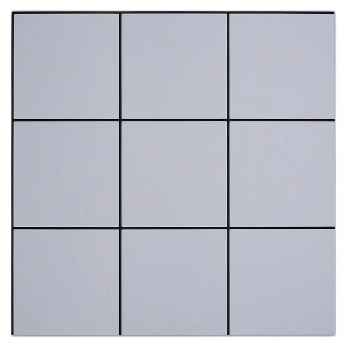 Selbstklebemosaik Quadrat SAM 4XFS W01 - 30,6 x 30,6 cm, Weiß, Matt - Ein schlichtes, quadratisches Schachbrett mit neun Feldern, ideal für strategische Spiele und Denksportaufgaben, perfekt für Spieler aller Altersgruppen.
