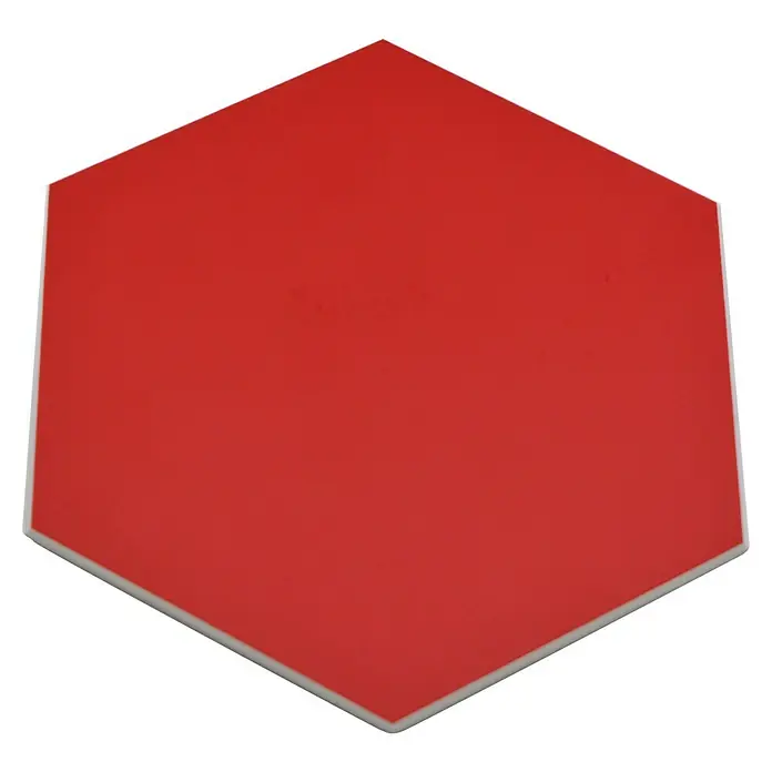 Selbstklebemosaik Hexagon Uni SAMT CHA1R - 15,2 x 17,2 cm, Rot, Matt - Rote, sechseckige Fliese mit weißer Kante. Perfekt für kreative Wand- und Bodendesigns, die einen modernen Touch verleihen.