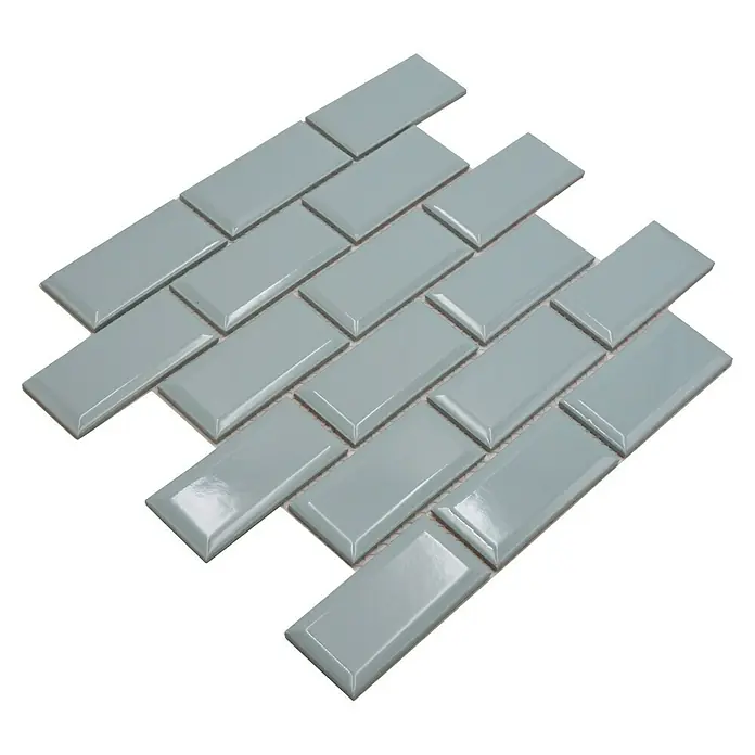 Mosaikfliese Metro Uni CG M17MG - 29,1 x 29,6 cm, mintgrün, Glänzend - Graue rechteckige Mosaikfliesen, die ein elegantes und modernes Muster für Wände und Böden bilden.