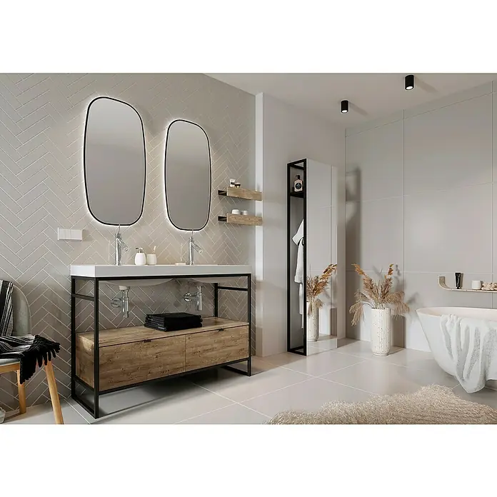Inspira Badmöbel-Set DH2 - 9 -tlg., 120 cm, White/Canela Oak/Black, Form: Gebogen - Elegantes Badezimmer-Interieur mit Doppelwaschtischunterschrank in Holzoptik, schwarzen Rahmen, modernen Spiegeln und stilvoller Dekoration für ein luxuriöses Ambiente.
