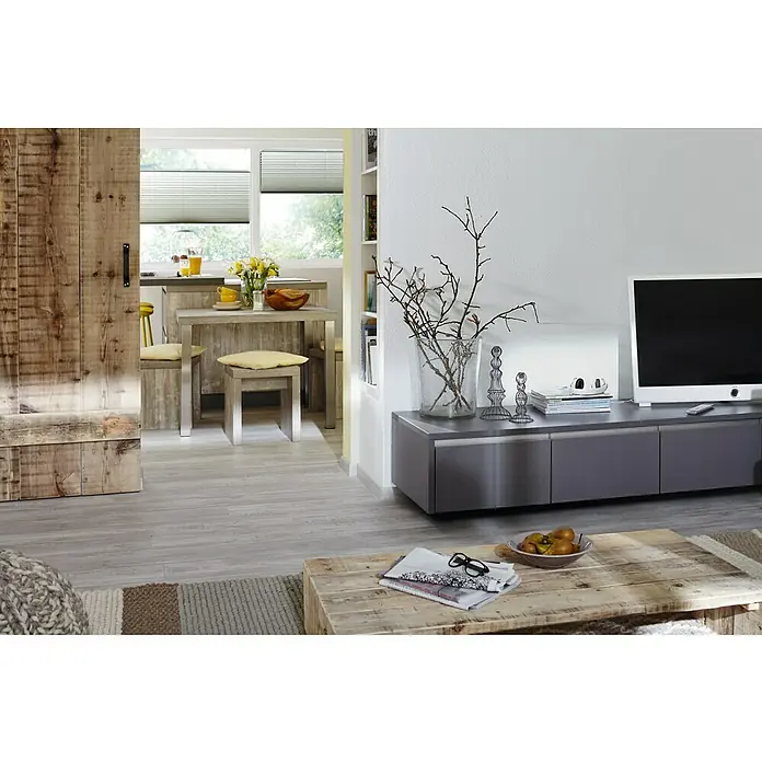 Knauf EasyPutz Dekoputz Extra fein - im Rezyklatgebinde - Weiß, Körnung: 0,5 mm, 20 kg, Konservierungsmittelfrei - Wohnzimmer mit rustikalem Couchtisch aus Holz, TV-Möbel und Esstischgruppe. Gemütliches Interieur mit natürlichem Charme.