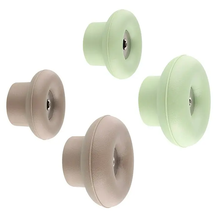 Wagner System Garderobenhaken-Set DOT - Ø x H: 50 x 30 mm, Taupe, Blassgrün, 4 Stk. - Nahaufnahme von vier Möbelknöpfen in Beige- und Grüntönen, die ein stilvolles und funktionales Designelement zeigen.