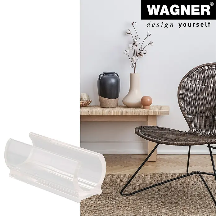 Wagner System Klemmschalengleiter - Durchmesser: 19 mm, Kunststoff, 4 Stk. - Das Bild zeigt ein transparentes Wagner Möbelgleiter-Produkt vor einem stilvollen Hintergrund mit Möbeln. Praktisch und schützt den Boden.