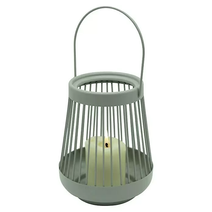 Windlicht - Ø x H: 13 x 16 cm, Grau - Hellgraue Laterne mit vertikalen Stäben und einer brennenden weißen Kerze.