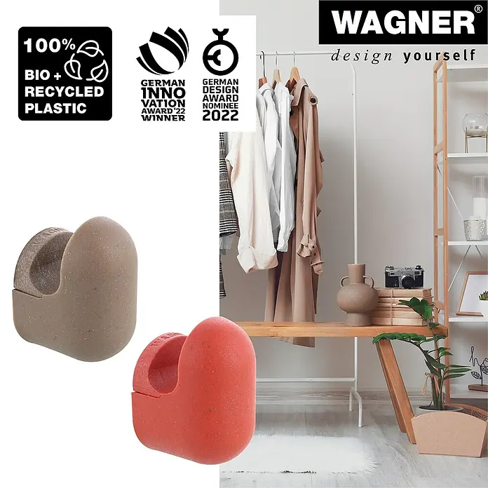 Wagner System Garderobenhaken-Set PILL - L x B x H: 37 x 31 x 51 mm, Taupe/Koralrot, 4 Stk. - Produktbild: Zwei Stopper aus 100% Bio- und Recyclingkunststoff von Wagner, ausgezeichnet mit Designpreisen, im Deko-Kontext.