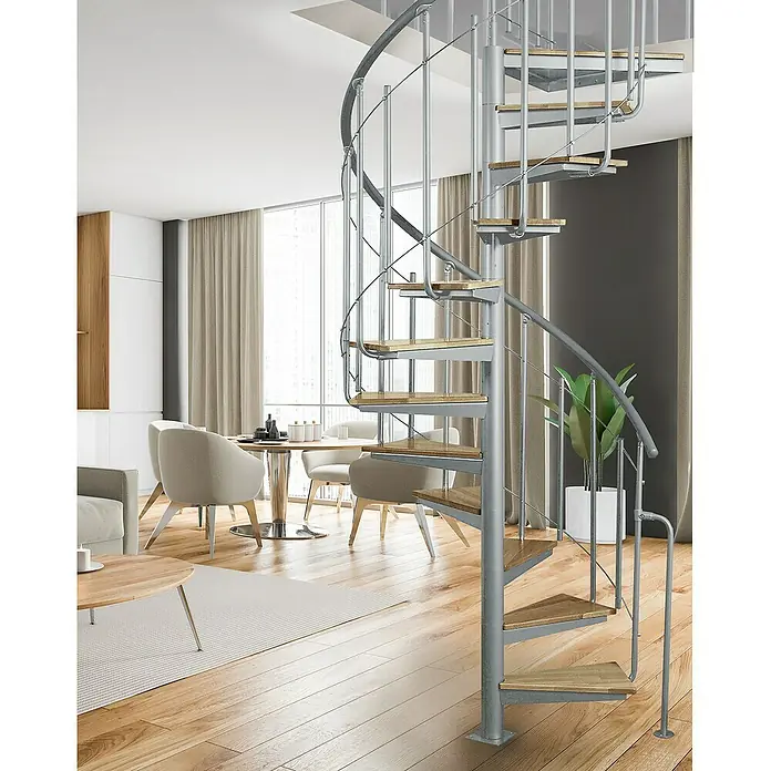Atrium Spindeltreppe Solo Vertical - Farbton Metall: RAL 9006, Durchmesser: 120 cm, Stahl, Buche, Geschosshöhe: 264 cm - 286 cm - Eine elegante Wendeltreppe aus Metall mit Holzstufen, die sich harmonisch in das moderne Wohnambiente einfügt. Das Treppendesign ist ein echter Hingucker.