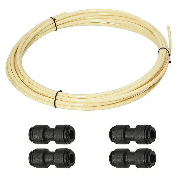 Admiral Reparatur-Set Water-Power - Geeignet für: Water-Power Fußbodenheizung - Abgebildet sind ein Schlauch und vier schwarze Verbinder, die für Sanitäranwendungen oder ähnliche Systeme verwendet werden könnten.