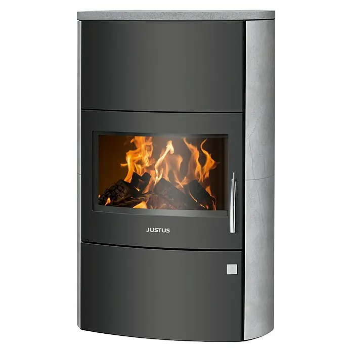 Justus Kaminofen Agero W+ - 7 kW, Raumheizvermögen: 144 m³, Material Verkleidung: Speckstein, Schwarz/Speckstein - Dieser Justus Kaminofen bietet eine effiziente Heizlösung mit stilvollem Design und einem faszinierenden Blick auf das Flammenspiel.