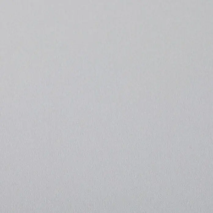 Möbelbauplatte - Silbermetallic, 260 x 30 x 1,9 cm - Nahaufnahme einer leeren, hellgrauen Papierstruktur, ideal für Hintergründe oder Texturen.
